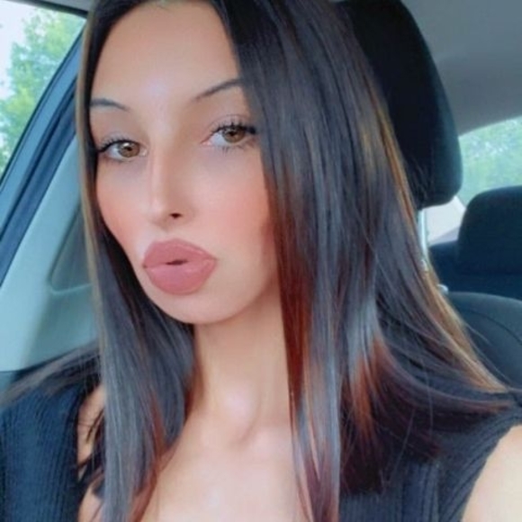 Meet your Posher, Autumn! - Picture 2 of 3